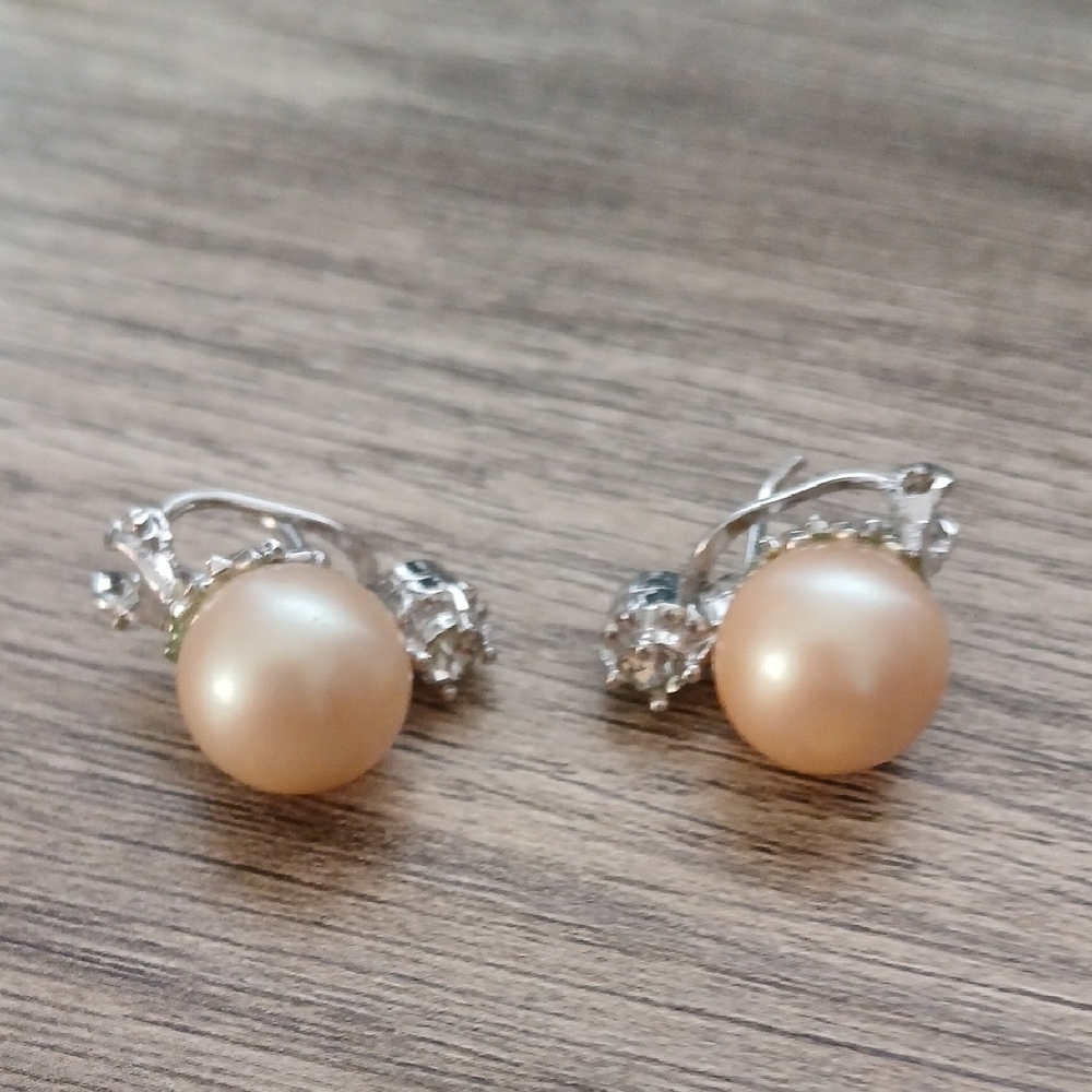 Elegant Pearl and Silver Earrings